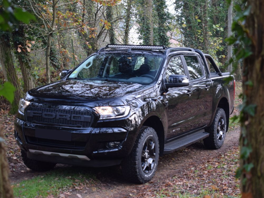 Ford Ranger (2016-2022) with Roof Rails - 42mm