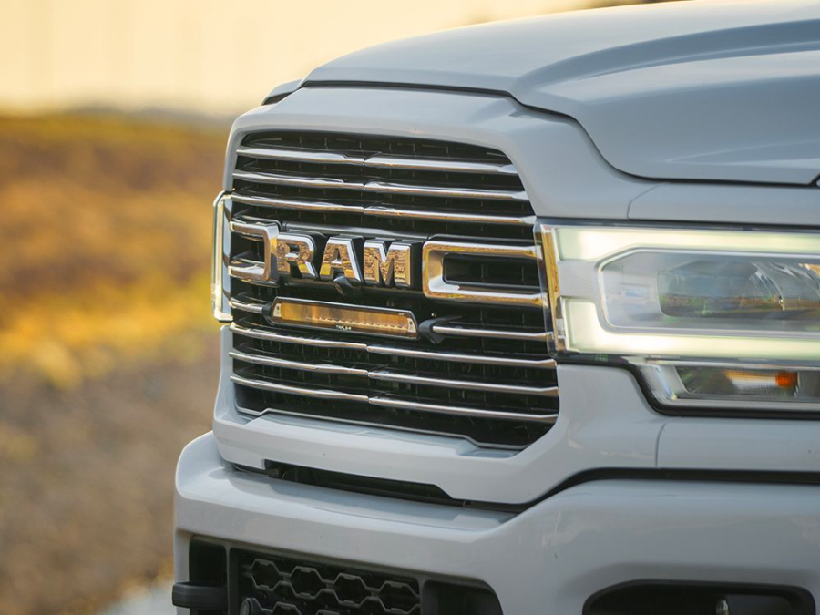 RAM 2500/3500 Laramie (2019-2024) Grille Kit