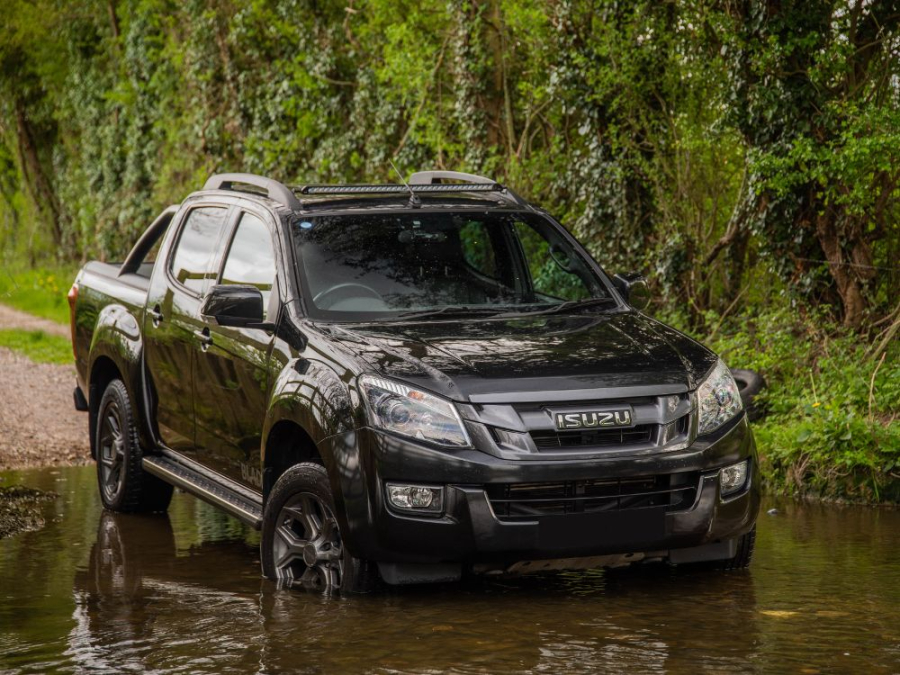 Isuzu D-Max (2017+) Roof Mounting Kit - 37mm (Roof rails height)