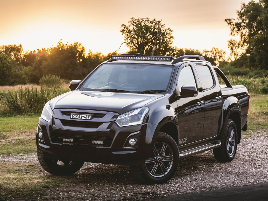 Isuzu D-Max (2017+) Roof Mounting Kit - 47mm (Roof rails height)