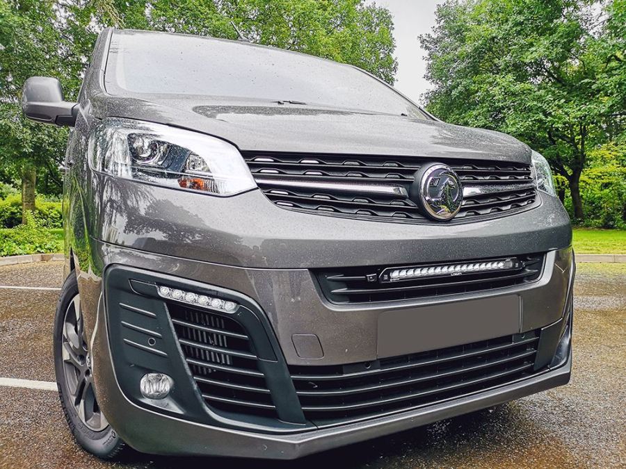 Vauxhall/Opel Vivaro (2019+) Grille Kit